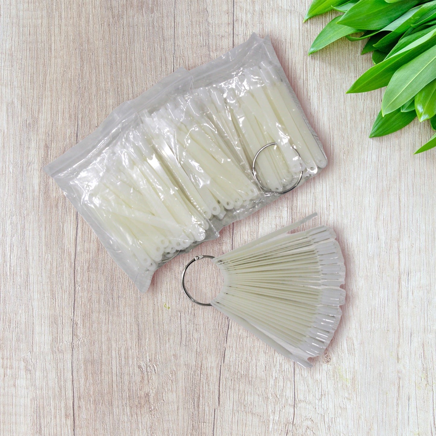 Training plastic nail sticks - Marta Matilda Harper